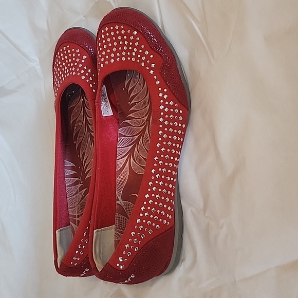 Skechers Red Flat Loafer With Silver Studs - Picture 2 of 6